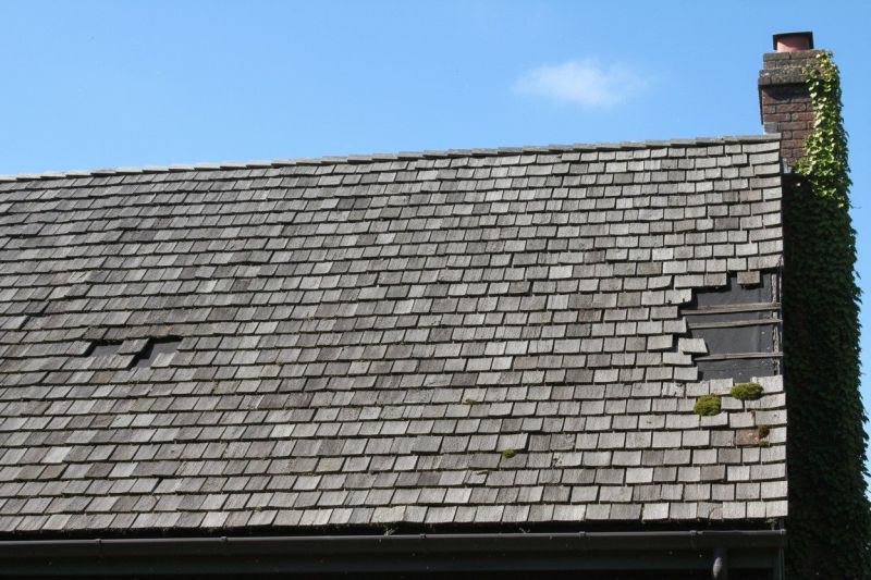 Signs It’s Time For A Wood Shake Roof Replacement